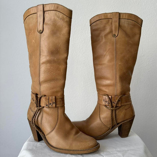 Vintage tan Wrangler cowboy boots